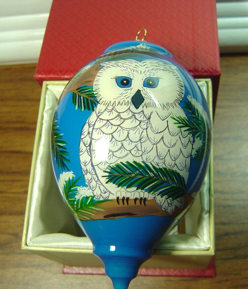 PIER 1 HAND PAINTED TEARDROP SHAPED GLASS ORNAMENT-WHITE SNOWY OWL-2015-HAS BOX